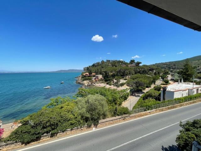 Appartamento "Casa Girasole" Con Accesso Diretto Alla Spiaggia Porto Santo Stefano  Kültér fotó
